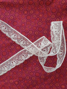 Lace Edging Bow Design White and Ivory 18mm