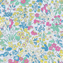 Load image into Gallery viewer, Liberty of London Craft Cotton Wisley Flowers